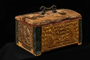 Wooden and gilded pastiglia reliquary box (mixed media) Wooden and gilded pastiglia reliquary box (mixed media)