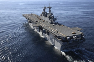 The amphibious assault ship USS Kearsarge transits the Atlantic Ocean The amphibious assault ship USS Kearsarge transits the Atlantic Ocean