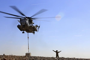 A CH-53E Super Stallion conducts a 20, 000 pound lift A CH-53E Super Stallion conducts a 20, 000 pound lift