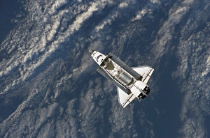 Spacecraft Photography Prints: Space Shuttle Discovery in orbit
