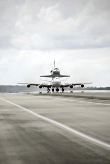 Space shuttle Discovery sits atop the Boeing 747 Shuttle Carrier Aircraft Space shuttle Discovery sits atop the Boeing 747 Shuttle Carrier Aircraft