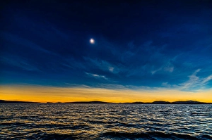 Total Solar Eclipse Prints: The total eclipse of the Sun over the waters of Lac-Brome