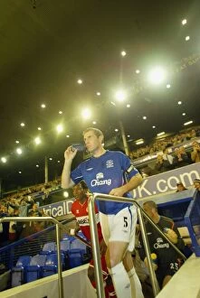 Images Dated 10th November 2005: Everton's Unwavering Leader: David Weir Rallies His Team Before the Big Match