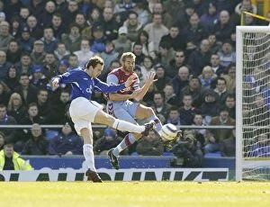 Images Dated 18th March 2006: James McFadden Scores First Everton Goal