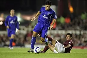 Images Dated 4th November 2005: Mikel Arteta