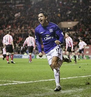 Images Dated 31st December 2005: Tim Cahill's Thrilling Game-Winning Goal for Everton: A Moment of Delight Against Sunderland