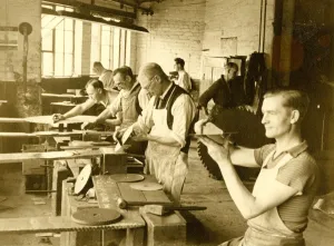 Edge Tool Manufacture, Setting circular saws at W. Tyzack and Turner, 1950 Edge Tool Manufacture, Setting circular saws at W. Tyzack and Turner, 1950
