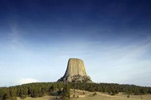 Images Dated 14th May 2005: Devils Tower National Monument, East Wyoming, USA. Rises 1267 feet above surrounding plains