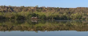 Ranthambhore Fort with resthouse Jogi Mahal below, Ranthambhore National Park, Rajasthan Ranthambhore Fort with resthouse Jogi Mahal below, Ranthambhore National Park, Rajasthan