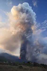 Strombolian eruption of Cumbre Vieja volcano, La Palma, Canary Islands, September 2021 Strombolian eruption of Cumbre Vieja volcano, La Palma, Canary Islands, September 2021