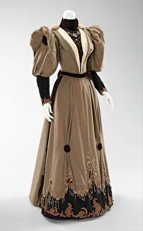 Images Dated 16th February 2021: Heritage Images Print: Belle Époque Gown circa 1900