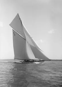 The 15 Metre class sailing yacht Tuiga, 1911. Creator: Kirk & Sons of Cowes The 15 Metre class sailing yacht Tuiga, 1911. Creator: Kirk & Sons of Cowes