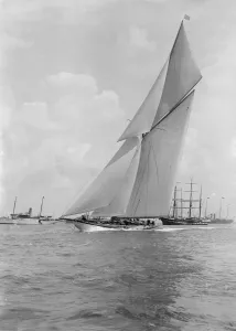 The 179 ton cutter White Heather sailing close-hauled, 1924. Creator: Kirk & Sons of Cowes The 179 ton cutter White Heather sailing close-hauled, 1924. Creator: Kirk & Sons of Cowes