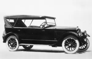 Classic American Vehicles Prints: 1916 Studebaker Big Six. Creator: Unknown