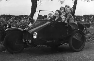 Black And White Transport Photos Prints: 1924 Scott Sociable. Creator: Unknown