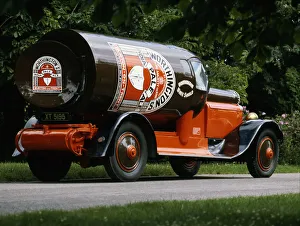 1927 Daimler Bottle Van Print
