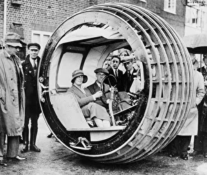 Black And White Transport Prints: 1932 Purves Dynasphere. Creator: Unknown