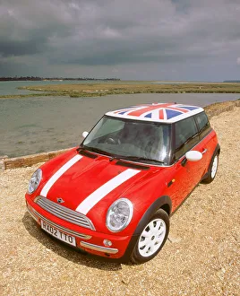 Vintage Road Transport Images Prints: 2002 Mini Cooper