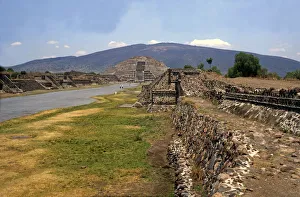 Mesoamerican History Prints: 2684347