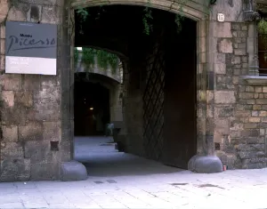 Historic Building Entrance Prints: 2686019