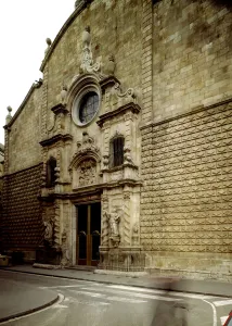 Historical Building Facade Prints: 2686427