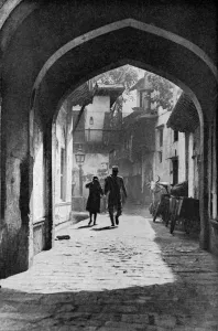 Indian Market Scene Prints: The bazaar of Lucknow, India, c1930s