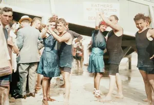 Bain News Service Images Prints: Beach Tango, Brighton, between c1910 and c1915. Creator: Bain News Service
