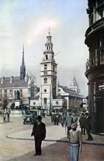 Church of St Clement Danes, London, c1930s. Artist: Spencer Arnold Church of St Clement Danes, London, c1930s. Artist: Spencer Arnold
