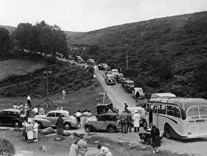 Crowded road at Dartmeet, Devon Print