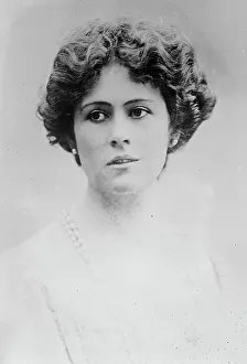 Aristocrat Portrait Prints: Duchess of Sutherland, between c1910 and c1915. Creator: Bain News Service