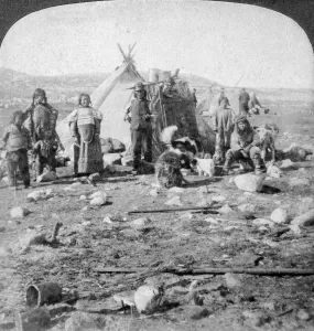 Eskimos, Nothern Greenland, 1904.Artist: Underwood & Underwood Eskimos, Nothern Greenland, 1904.Artist: Underwood & Underwood