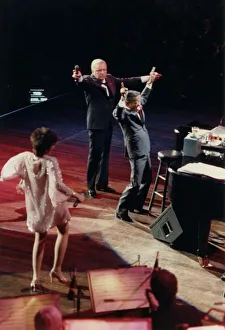 Frank Sinatra, Sammy Davis Jr, Liza Minnelli, Royal Albert Hall, London 1989. Creator Frank Sinatra, Sammy Davis Jr, Liza Minnelli, Royal Albert Hall, London 1989. Creator