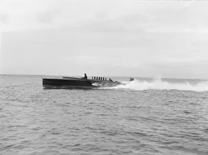 Kirk Sons Of Cowes Images Prints: The hydroplane Maple Leaf IV, 1914. Creator: Kirk & Sons of Cowes
