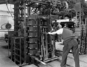 Loading a palletising machine with bricks, Whitwick Brickworks, Coalville, Leicestershire Loading a palletising machine with bricks, Whitwick Brickworks, Coalville, Leicestershire