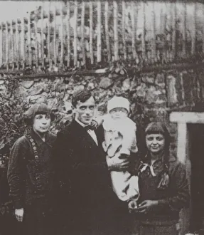Marina Tsvetaeva with husband and children. Prague, 1925, 1925 Marina Tsvetaeva with husband and children. Prague, 1925, 1925