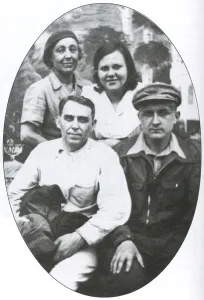 Marina Tsvetaeva, Lidiya Libedinskaya, Aleksei Kruchenykh and Sergey Efron. Kuskovo, 1941 Marina Tsvetaeva, Lidiya Libedinskaya, Aleksei Kruchenykh and Sergey Efron. Kuskovo, 1941