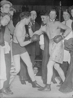 Black And White Boxing Images Prints: Bill Murray & Jim Clabby, between c1910 and c1915. Creator: Bain News Service