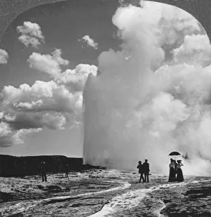 Old Faithful geyser, Yellowstone National Park, USA, early 19th century.Artist: Underwood & Underwood Old Faithful geyser, Yellowstone National Park, USA, early 19th century.Artist: Underwood & Underwood