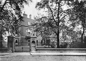 Portman House, Portman Square, 1908.Artist: Bedford Lemere and Company Portman House, Portman Square, 1908.Artist: Bedford Lemere and Company