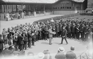 Black And White Photography 1910s Prints: Presenting pen to Wallis, between c1915 and c1920. Creator: Bain News Service
