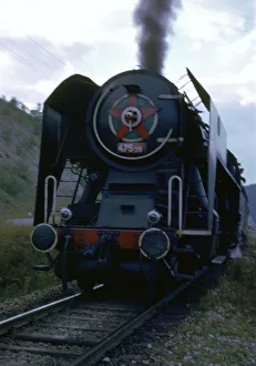 Old Fashioned Train Station Prints: Railway engine