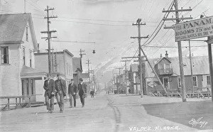 Vintage American Street Scenes Prints: Street scene, between c1906 and c1915. Creator: Unknown