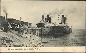 Heritage Images Print: Summer Pier for Icebreakers, 1906