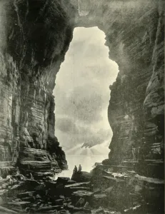 Tasmans Arch, Eagle Hawk Neck, 1901. Creator: Unknown Tasmans Arch, Eagle Hawk Neck, 1901. Creator: Unknown