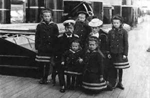 Tsar Nicholas II and Tsarina Alexandra of Russia and their children, 1907 Tsar Nicholas II and Tsarina Alexandra of Russia and their children, 1907