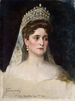 Tsarina Alexandra Fyodorovna, 1907. Artist: Nikolai Bodarevsky Tsarina Alexandra Fyodorovna, 1907. Artist: Nikolai Bodarevsky