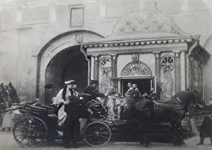 Tsarina Alexandra Fyodorovna visiting the Iberian Chapel, Moscow, Russia, 1900s Tsarina Alexandra Fyodorovna visiting the Iberian Chapel, Moscow, Russia, 1900s