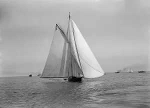 Black And White Nautical Images Prints: Vanenna, between 1880 and 1930. Creator: Unknown