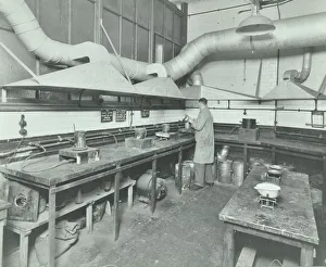 London County Council Photographs Prints: Varnish Laboratory, Borough Polytechnic, Southwark, London, 1936
