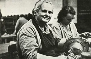 Women aircraft maintenance and repair workers, South Wales, World War II Women aircraft maintenance and repair workers, South Wales, World War II